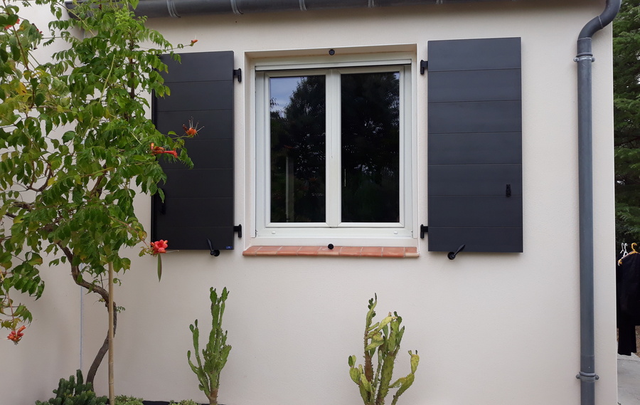 Volets battants &eacute;pur&eacute;s &agrave;&nbsp;EPERNAY